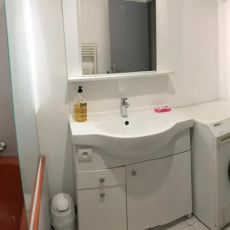 La Chantrerie Saint Priest شقة