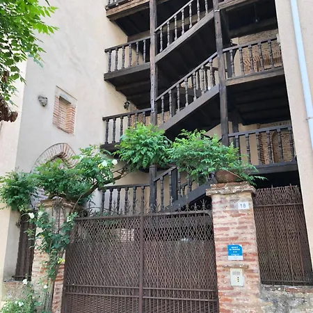 La Chantrerie Saint Priest Apartamento *